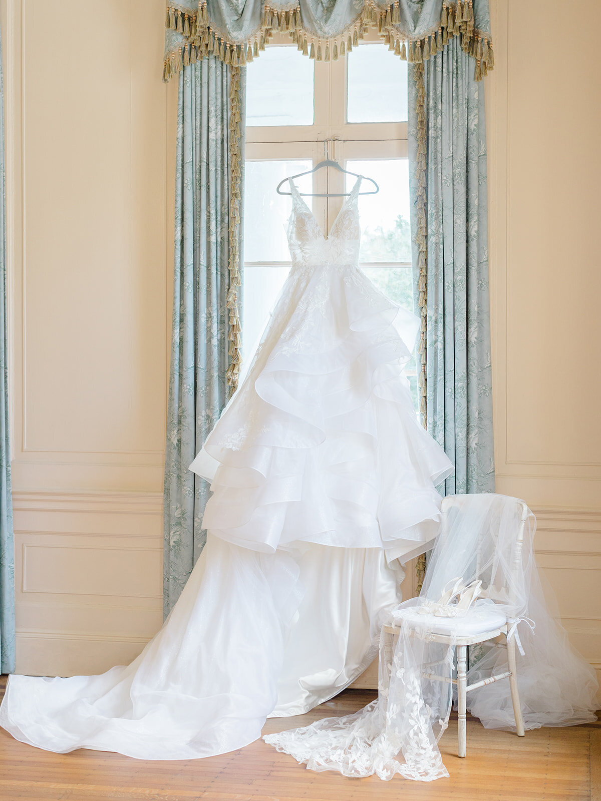Abbey_2bIles_WeddingPreviews-11