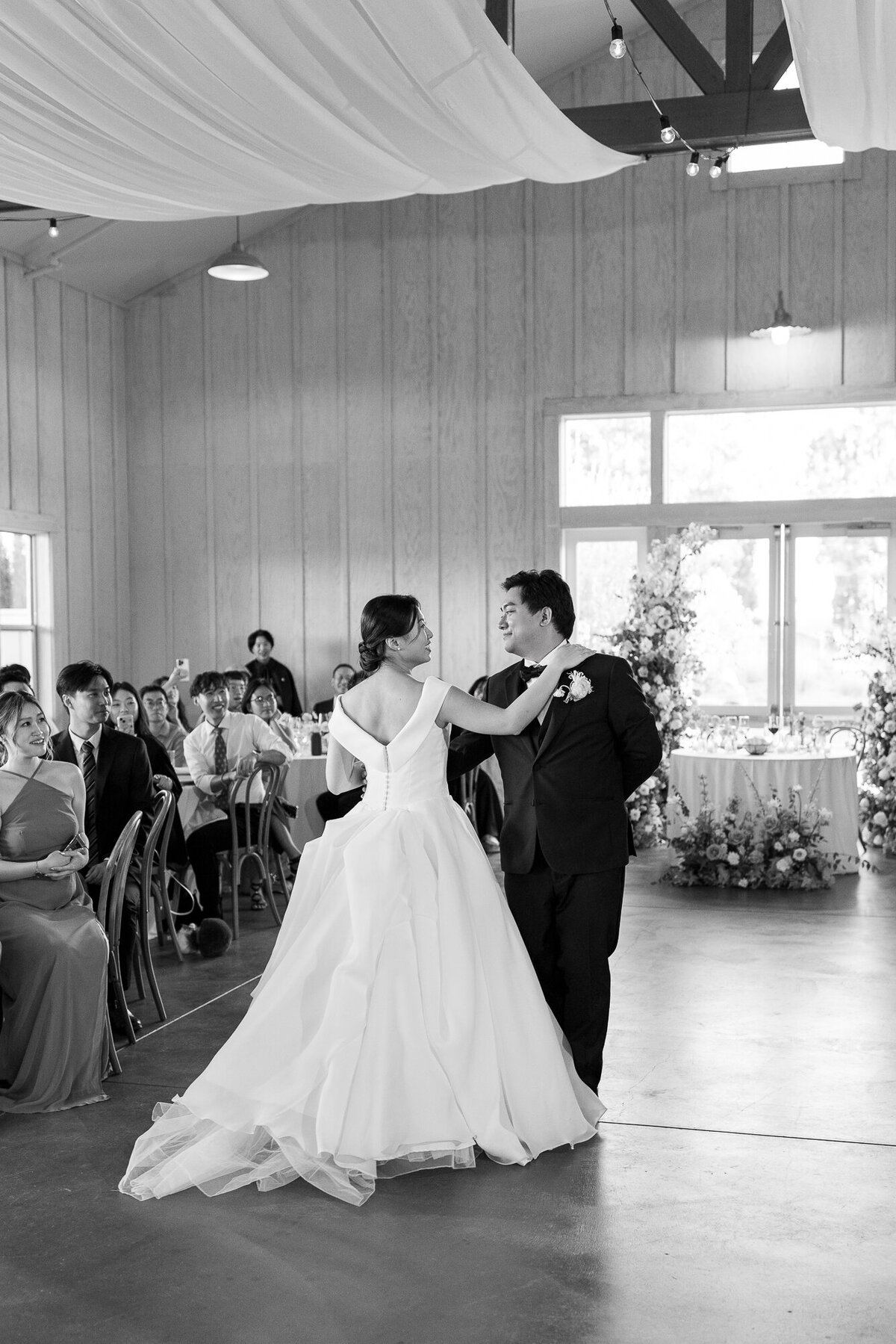 barn-harrow-cellars-wedding350