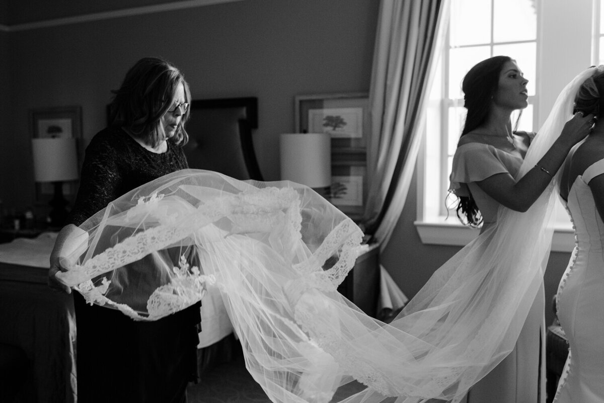 mother-of-bride-fixing-veil-wedding-st