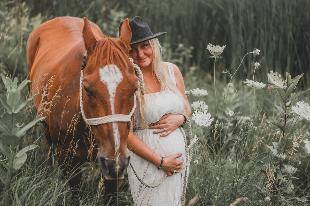 creative maternity photographer sioux falls, sd