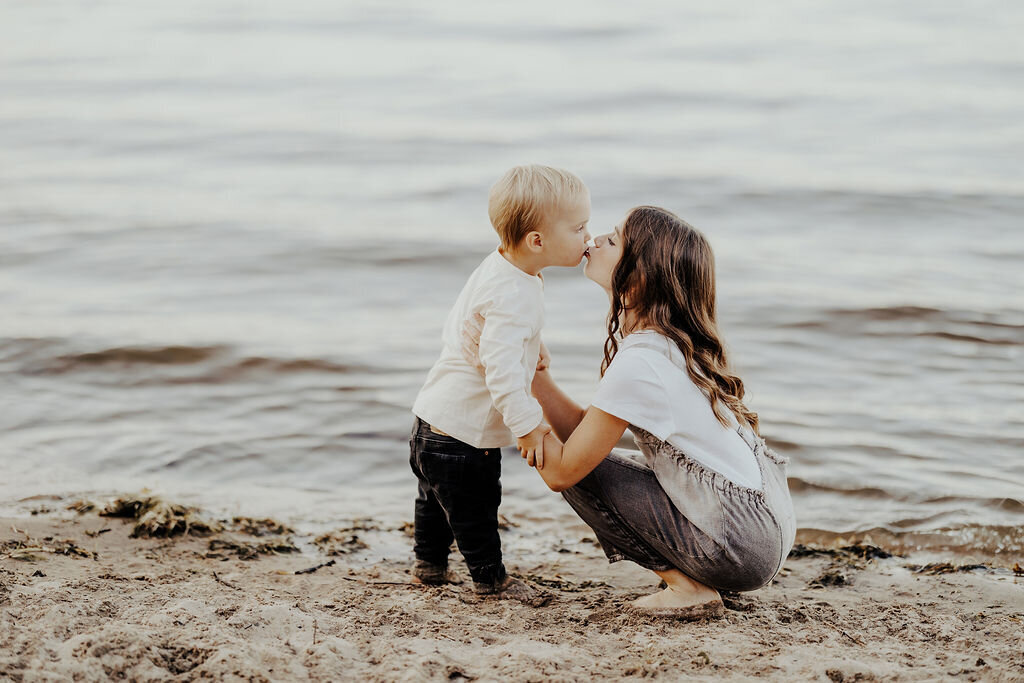 Beach Family Photoshoot - Maiora Studios - Sarah 11