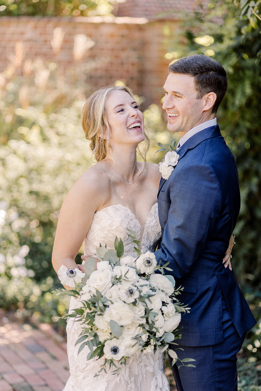 Williamsburg Inn intimate wedding couple