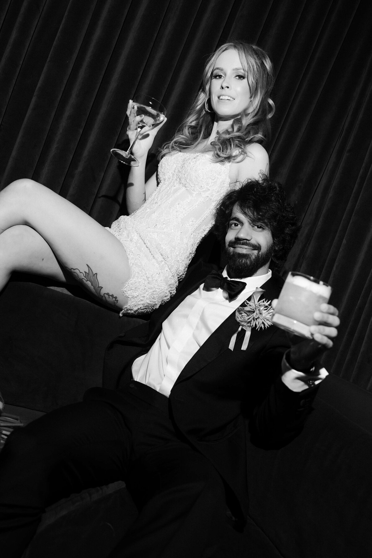 37riskyexposure_hayley-vikram_las-vegas-elopement-photography