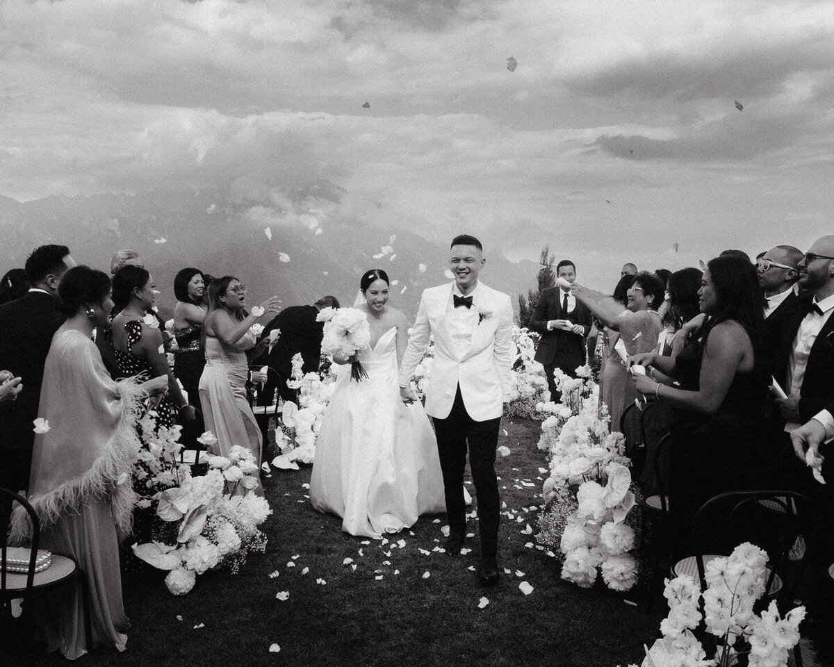 Caruso--Belmond-Hotel-Amalfi-Coast-Ravello-22-black-white-aisle-bride-groom-jenny-fu-studio
