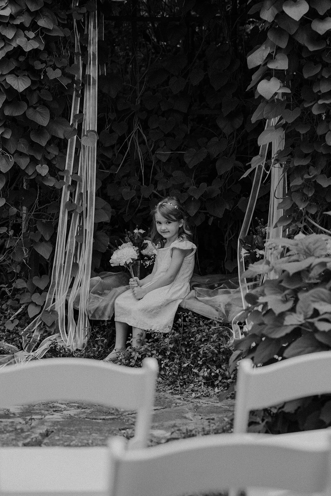 c-guelph-backyard-wedding-elopement-urban-first-look-08