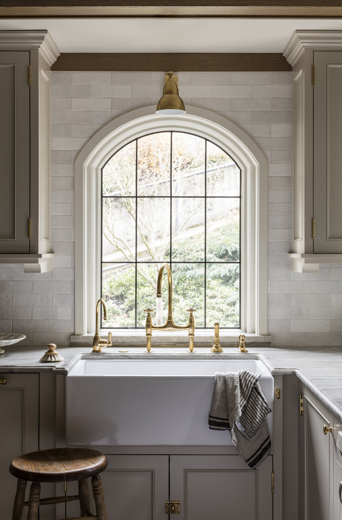 Kat Lawton Interiors - Seattle Interior Designer - Mercer Island Tudor - 20220317_lawton011