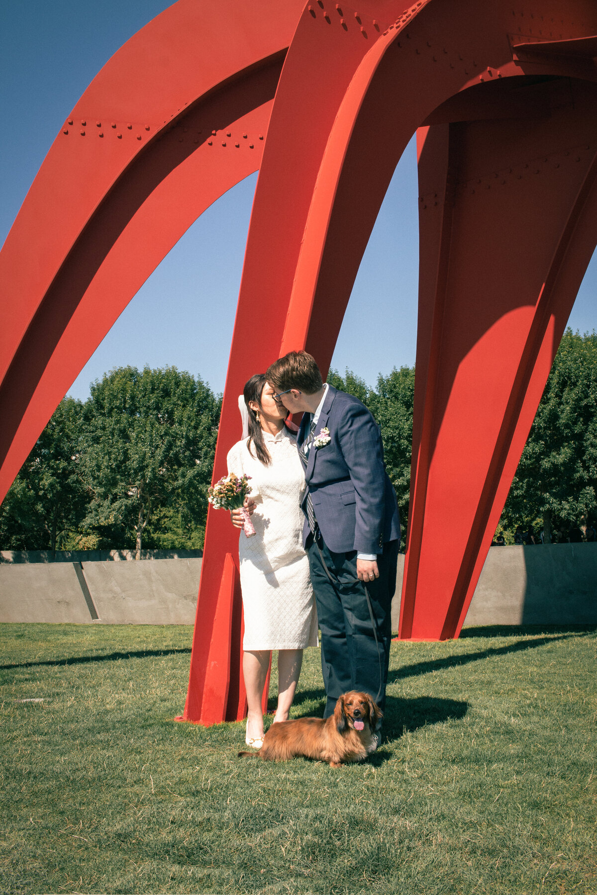 Seattle-courthouse-elopement-timeless-wedding-jennifer-moreno-photography-Washington