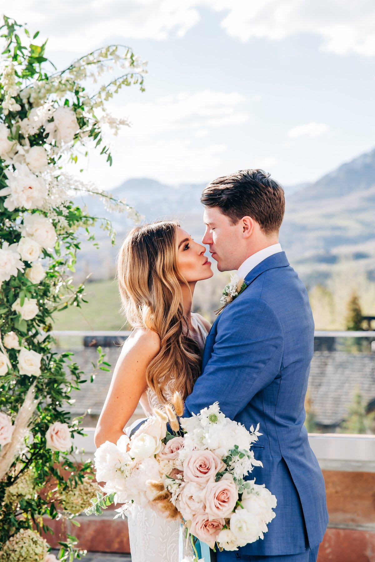 AbieLivesayPhotography-TellurideWeddingPhotographer-SoireeTelluride-OmearaWeddingPreview-17