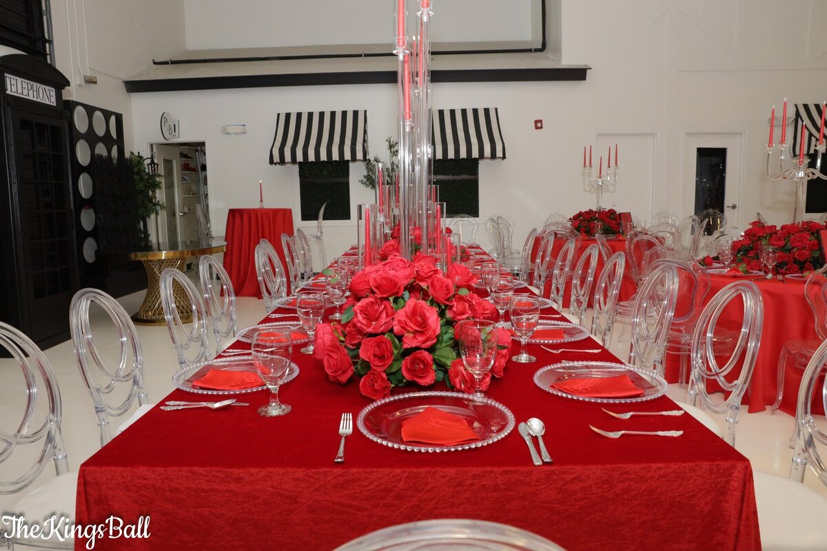 the-kings-ball-head-table