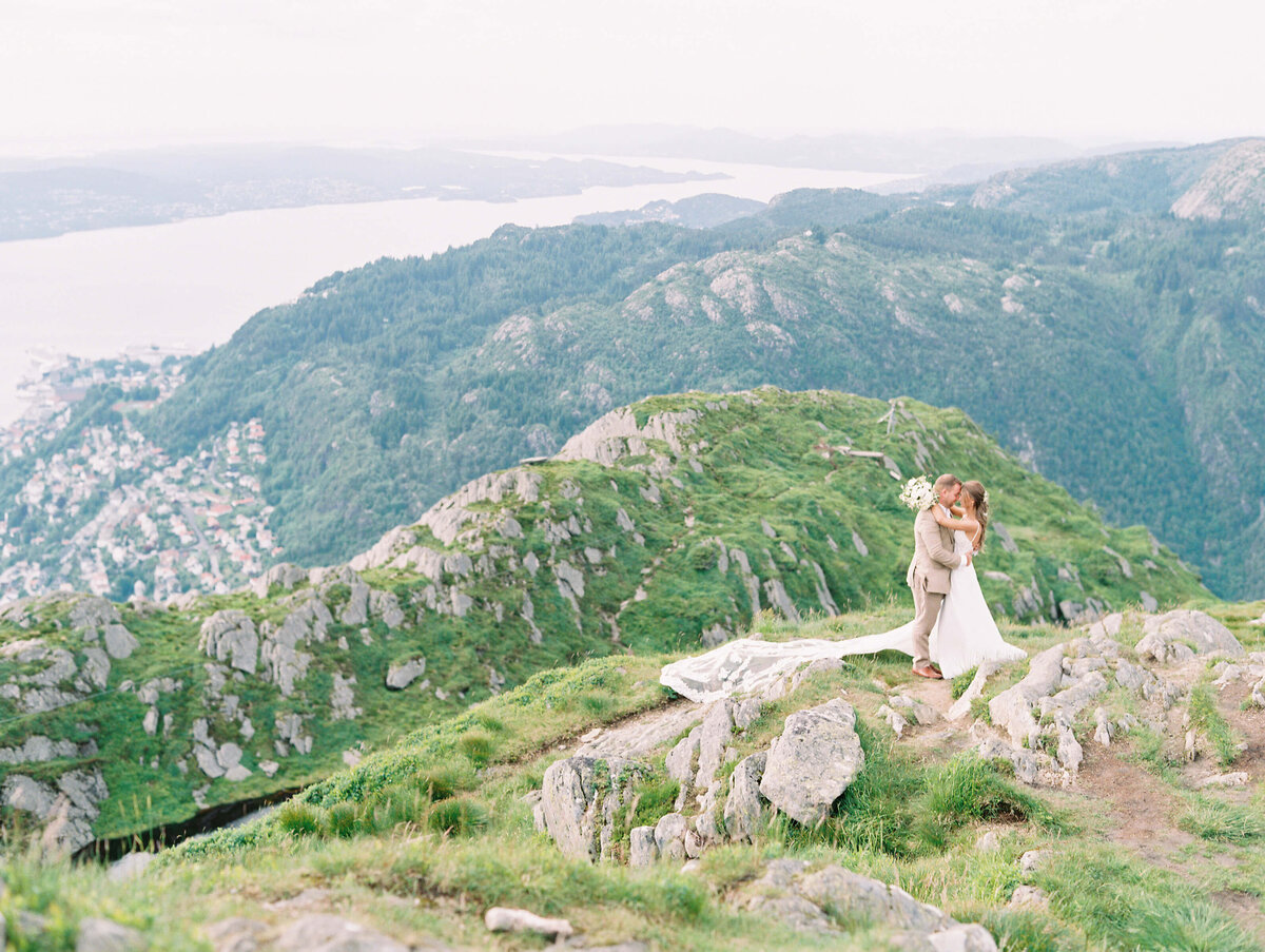 Lisa-Leanne-Photography_Bergen-Norway-Wedding_International-Wedding-Photographer_Destination-Wedding-Photographer_45