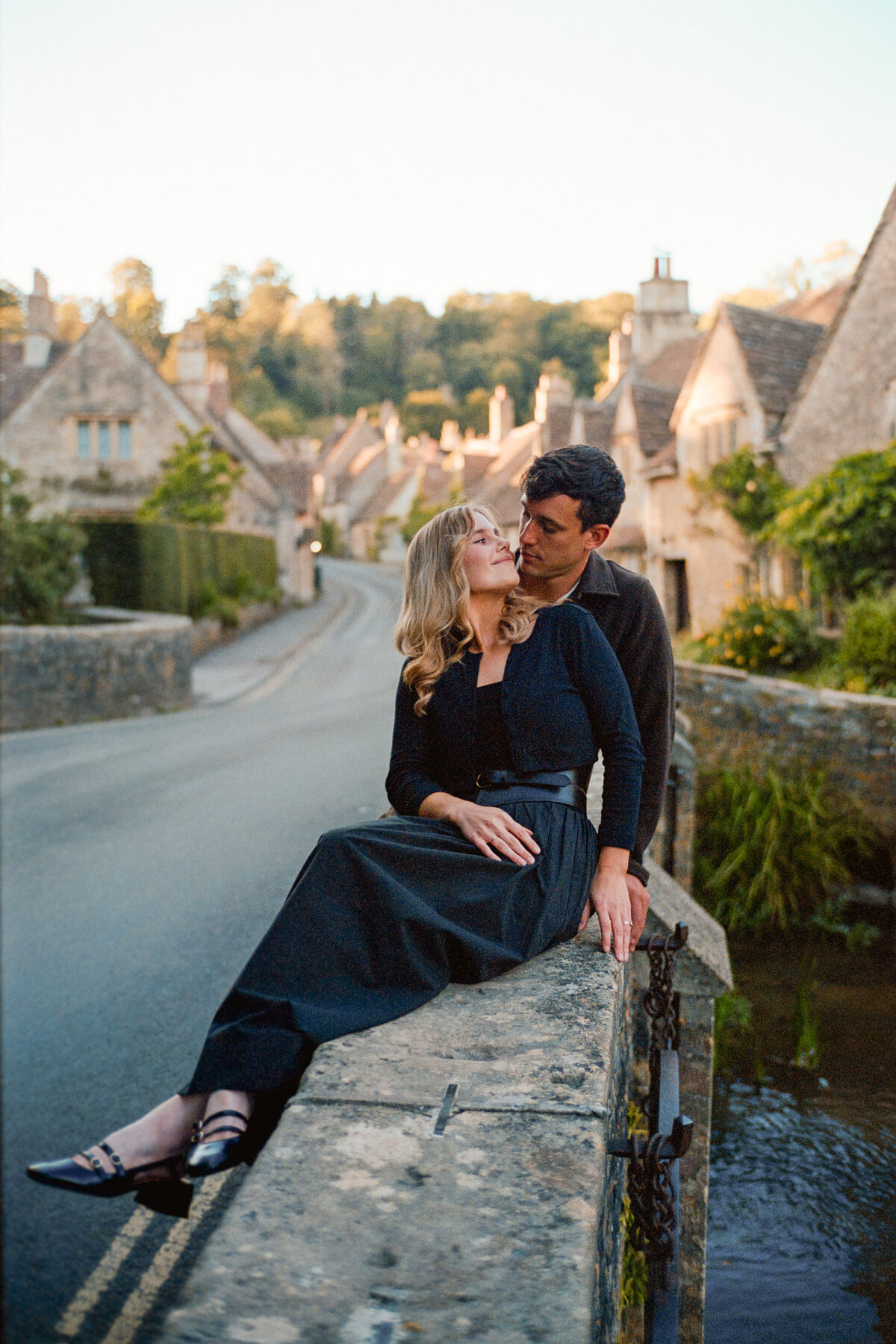 castle-combe-couple-portraits-analogue-2