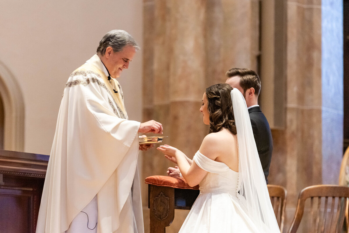 molly-alex-landmark-center-mn-wedding-day-18