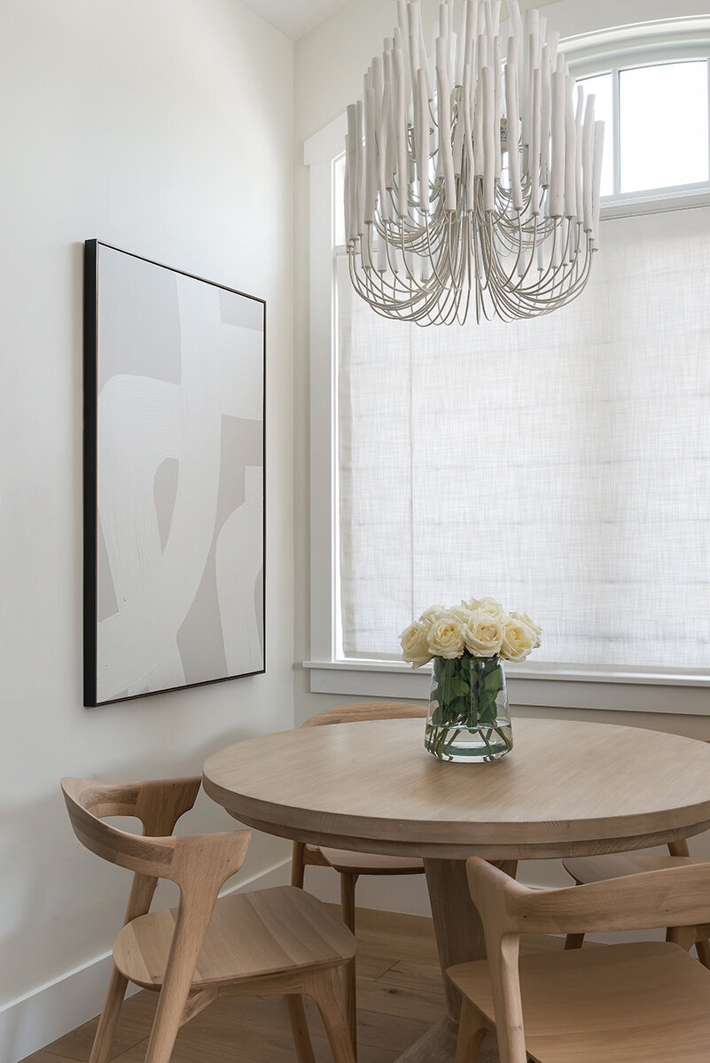 round wood dining table