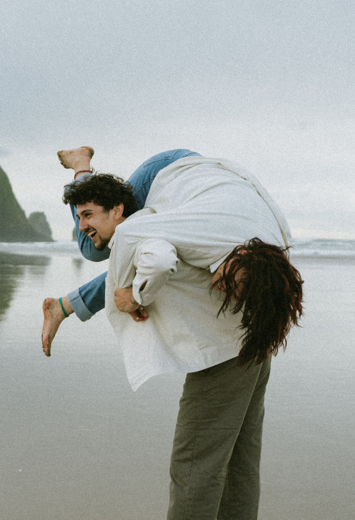 cannon beach - oregon documentary storytelling - couples sunset photos-12