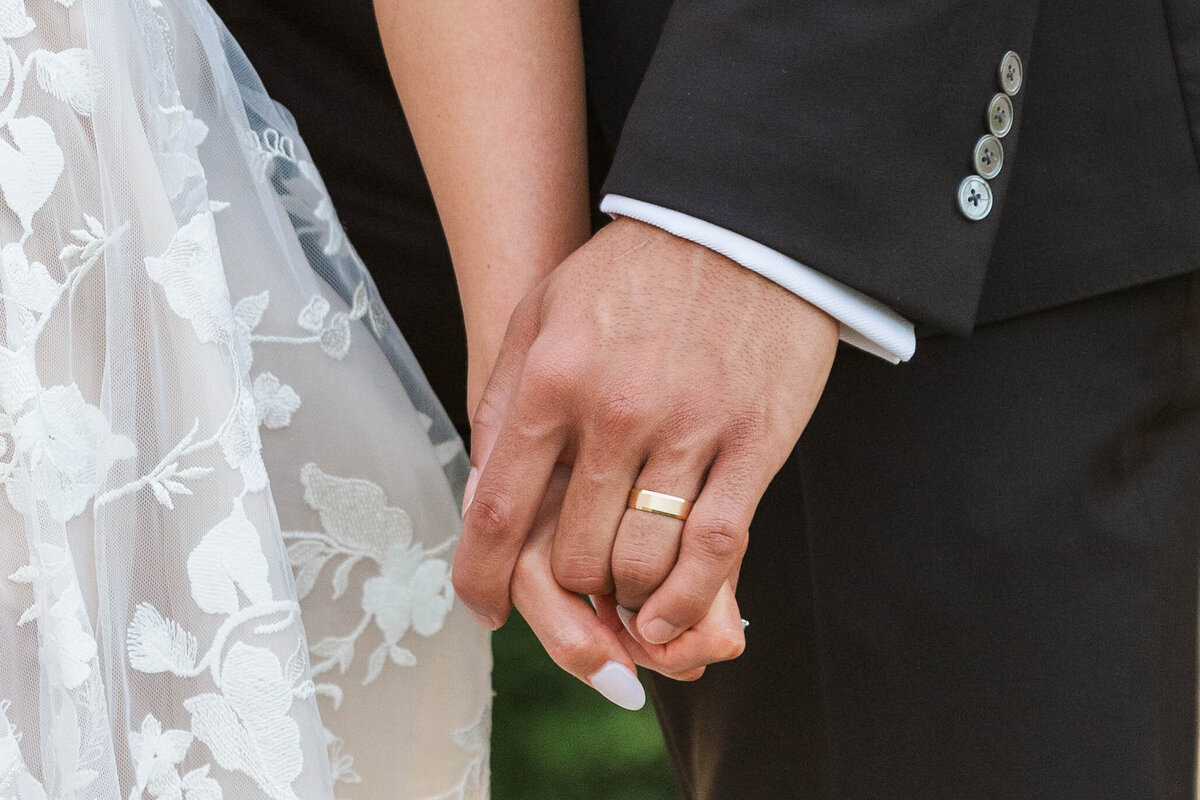 Abbie-and-Quinns-hands-closeup