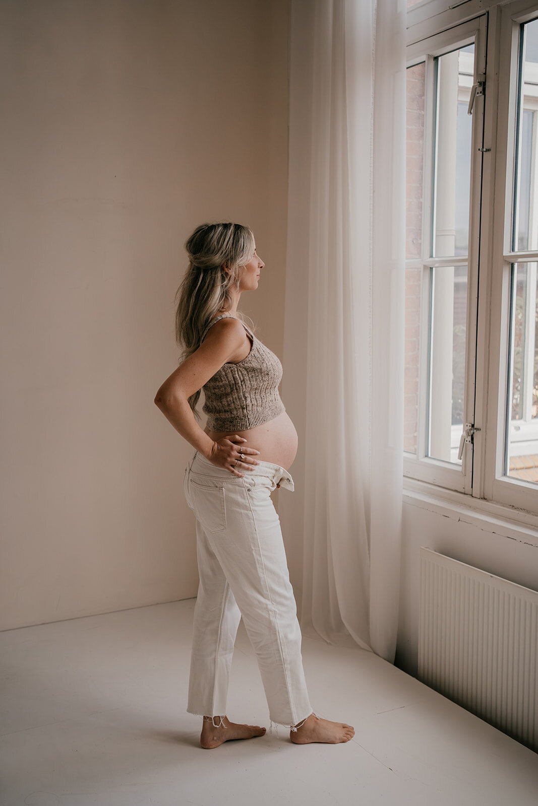 puur-ongedwongen-zwangerschapsfotoshoot-attelier-oost-leukfotografie-30