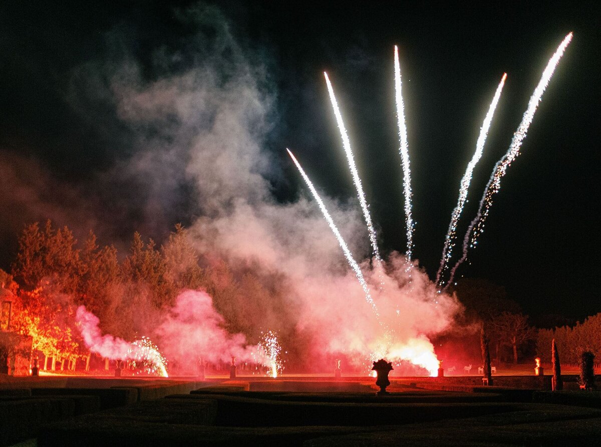 Chateau-gardens-fireworks