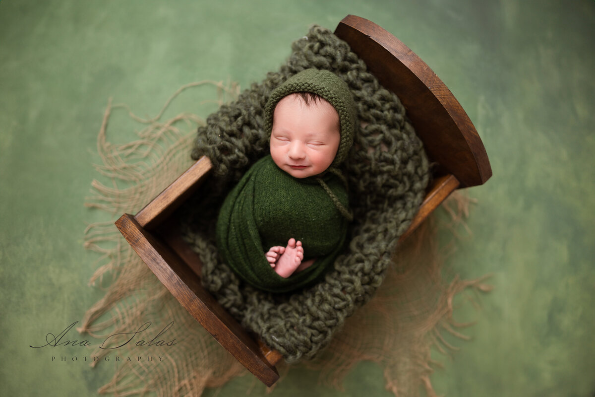 Newborn-Photographer-Edmonton-40