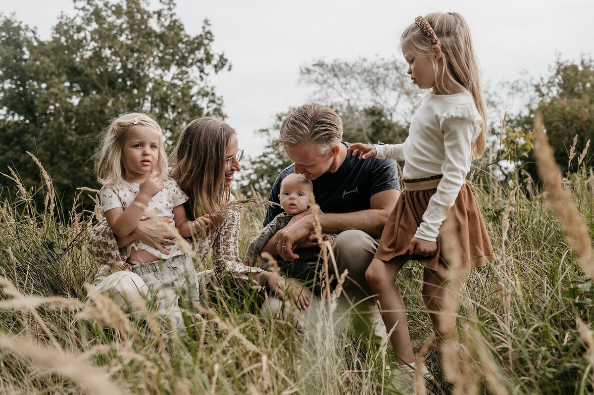 32-LouiseBoonstoppelFotografie_familieshoot_gezin