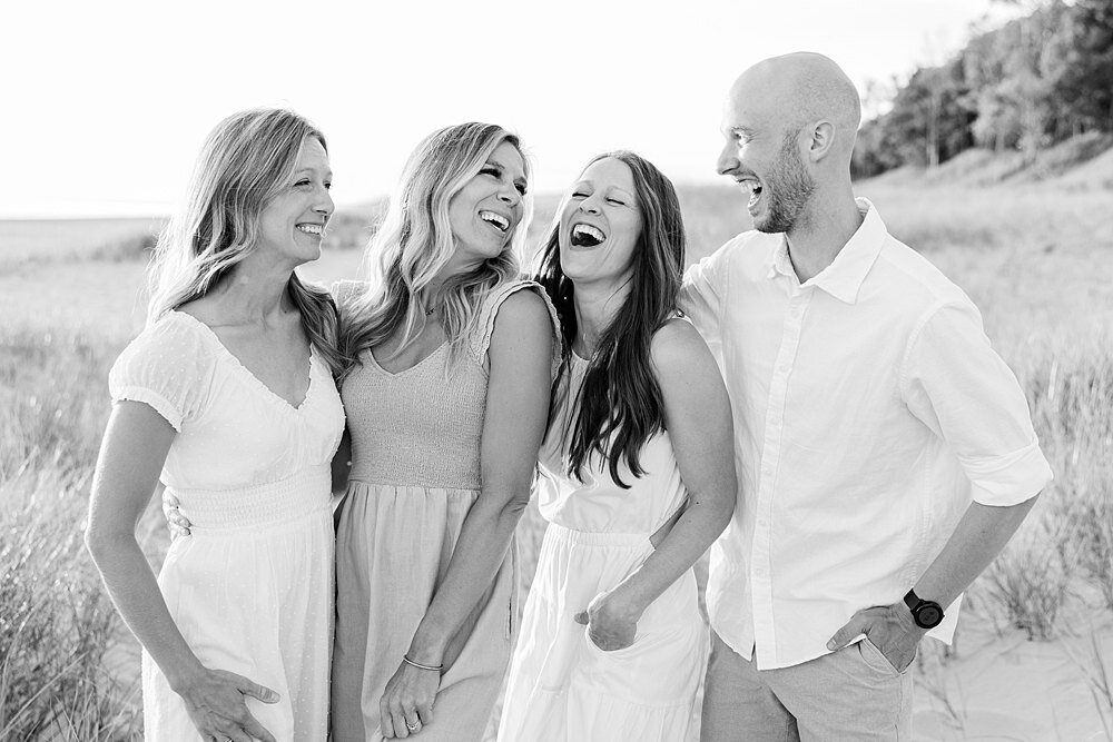 extended-family-session-muskegon-lake-michigan-beach-8.jpg36