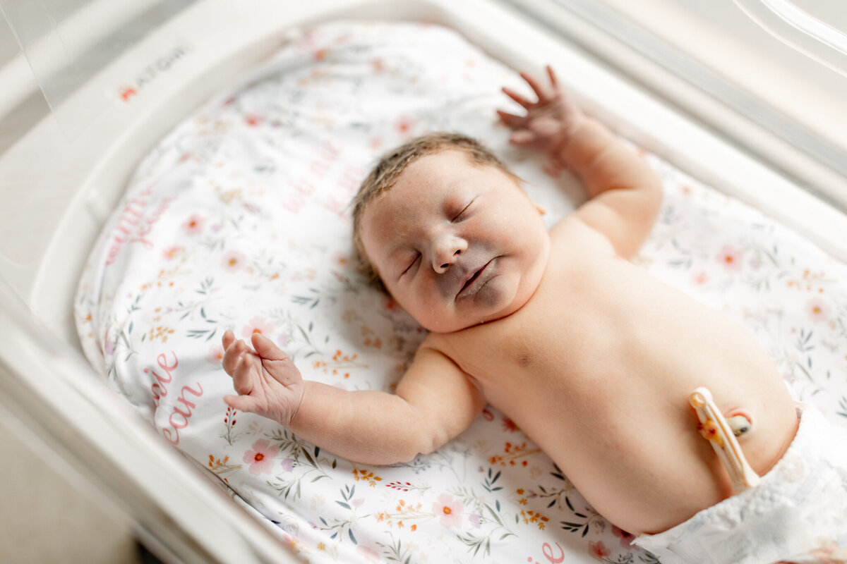 best NW Arkansas fresh 48 portraits, fresh 48 photoshoot Rogers Arkansas, newborn photographer near me, newborn photography Rogers AR, Northwest Arkansas fresh 48 photography