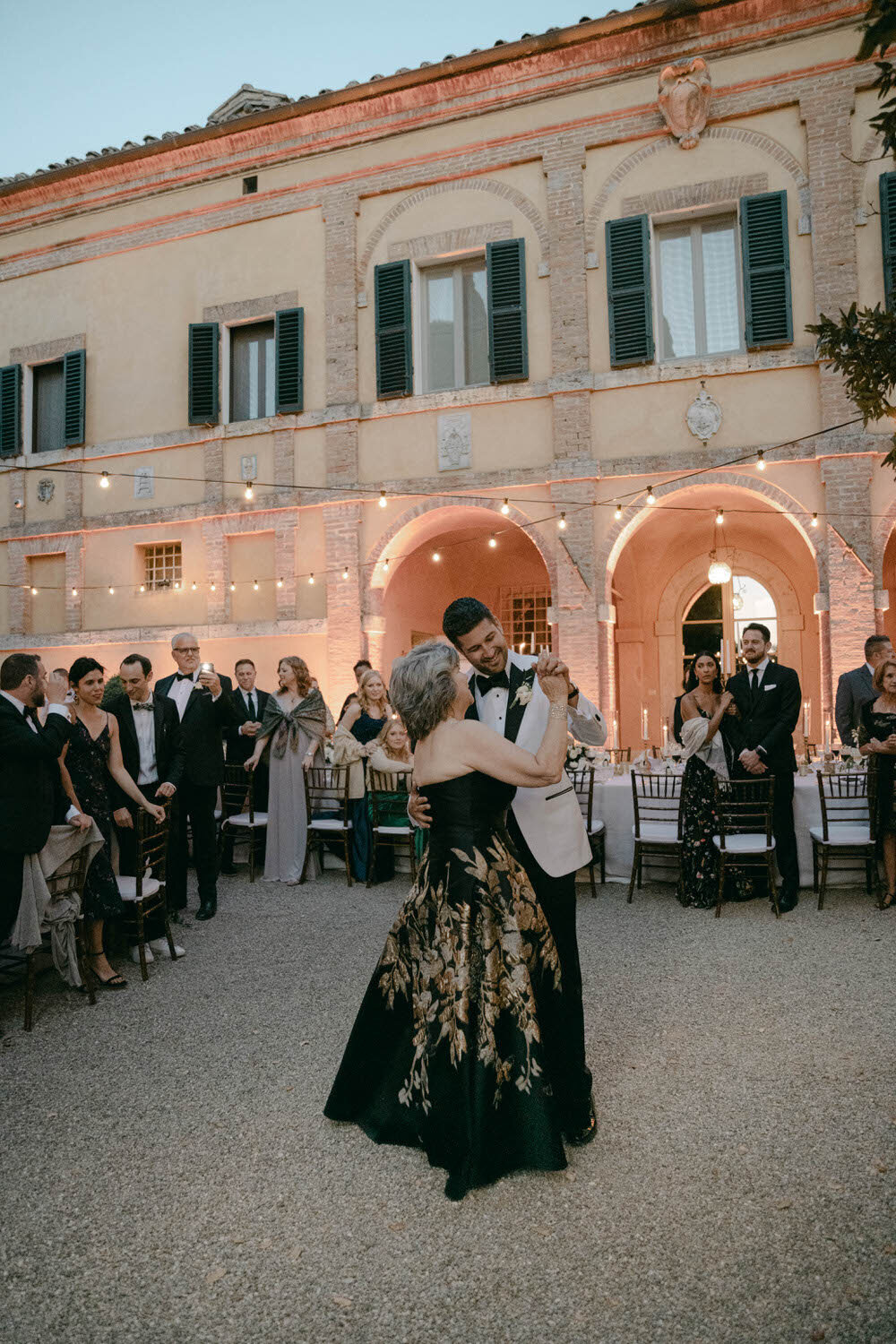 Flora_And_Grace_La_Foce_Tuscany_Editorial_Wedding_Photographer-785