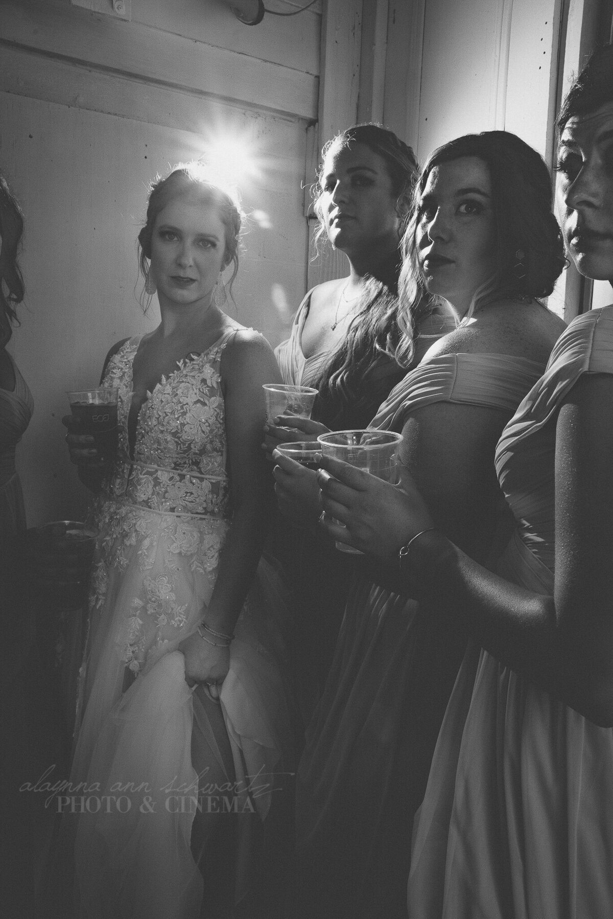 bridal party _ alaynna ann schwartz _ harpors vinyard _ iowa photographer _ playlife photography_0052