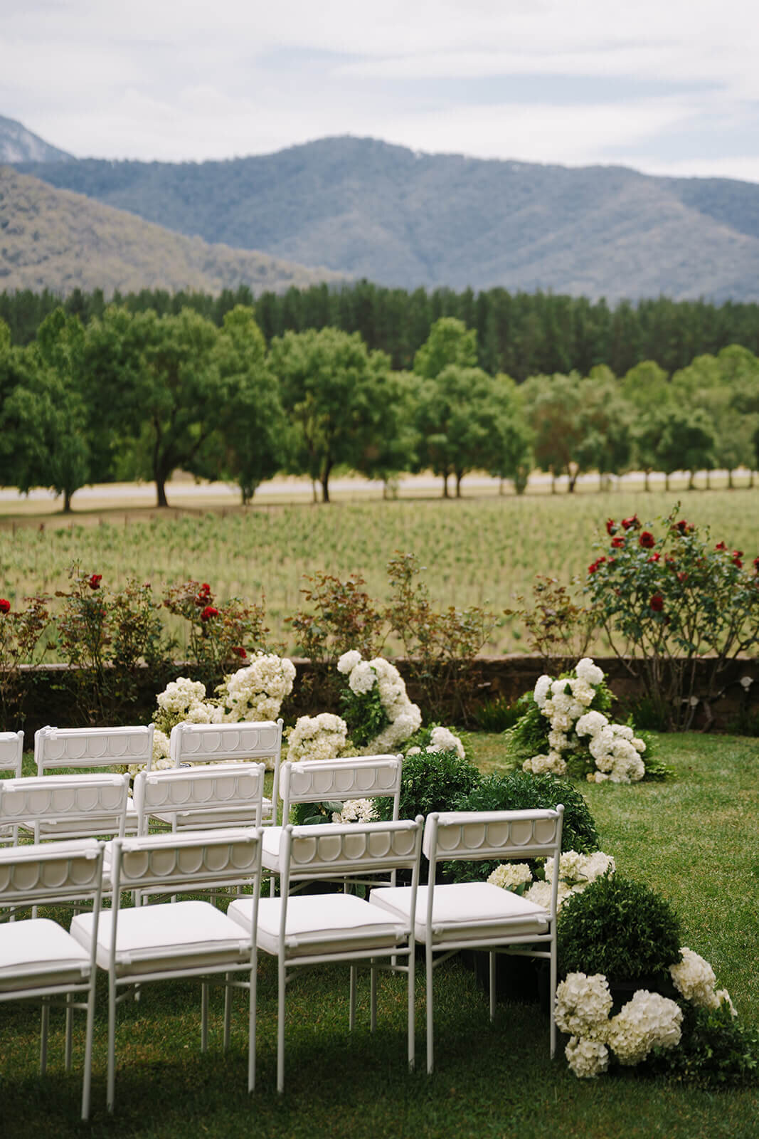 Mellyrain_Creative_white_green_ceremony