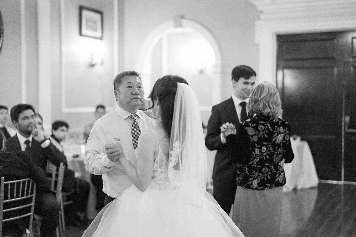 W10-Wedding-St-Michaels-Cathedral-Basilica-Jennifer-and-Anthony-2024-10-19-2500px-1208