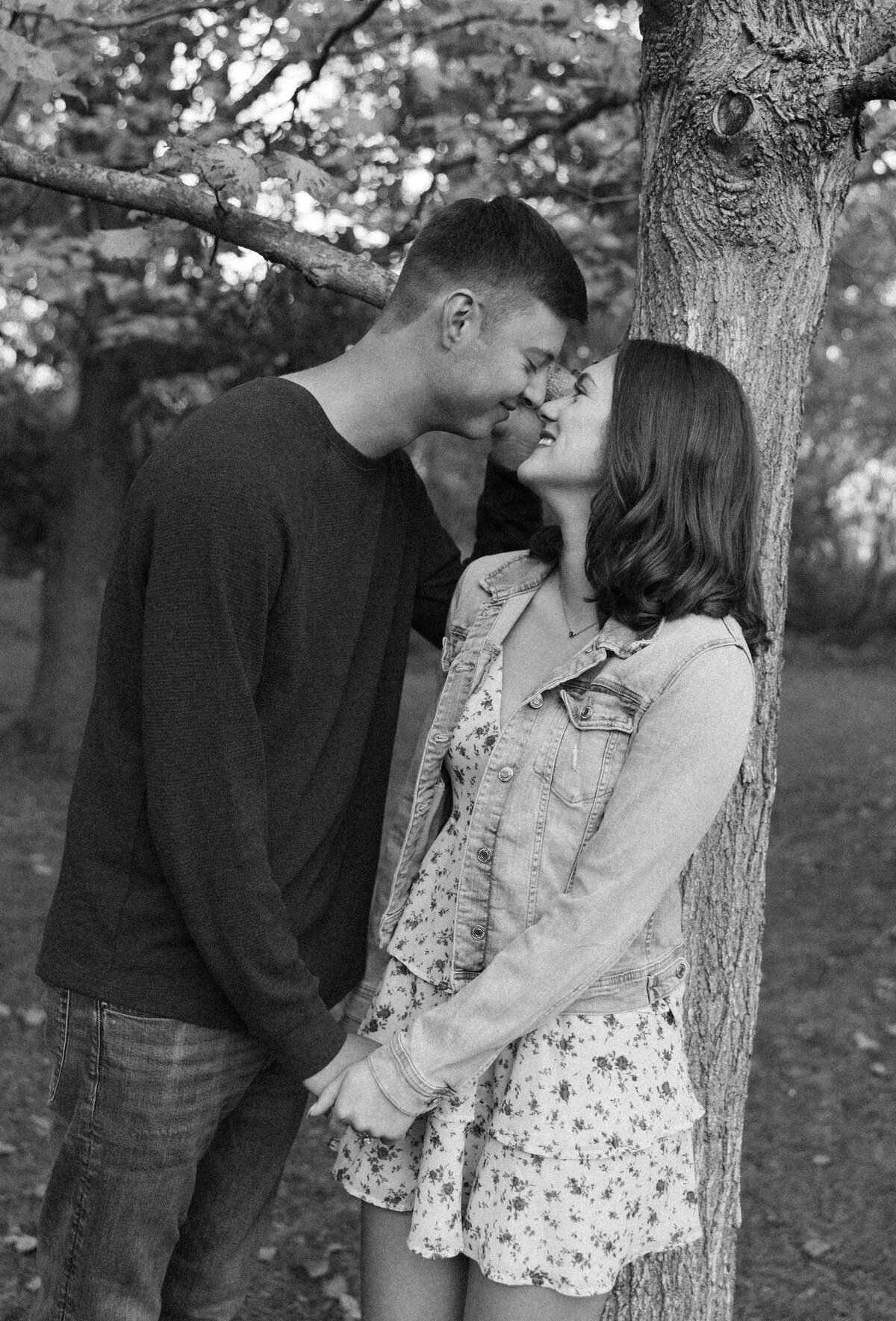 Kingsville_Windsor_Fall_Autumn_Engagement_Photos013