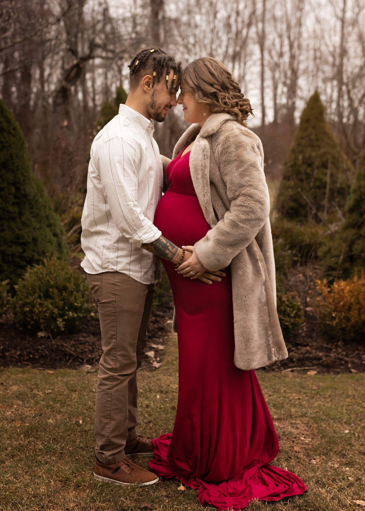 NJ maternity photographer poses couple outdoors for a photo
