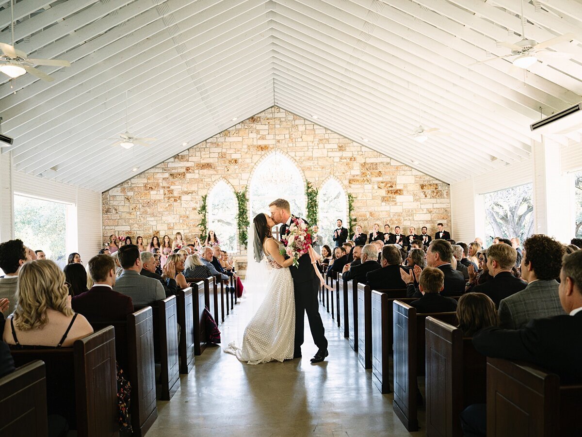 Chandelier- of-Gruene-San-Antonio-wedding_0035