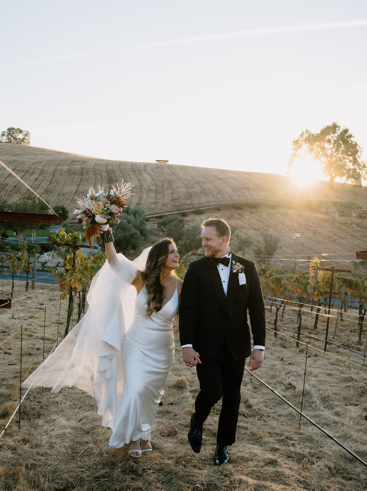 Black Oak Mountain Vineyards Wedding Venue-09366