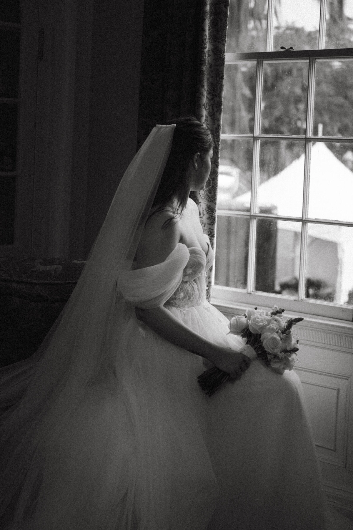 Charleston-wedding-photographer-documentary-film-photographer-destination-wedding-photographer-luxury-weddings-charleston-bridal-portraits91