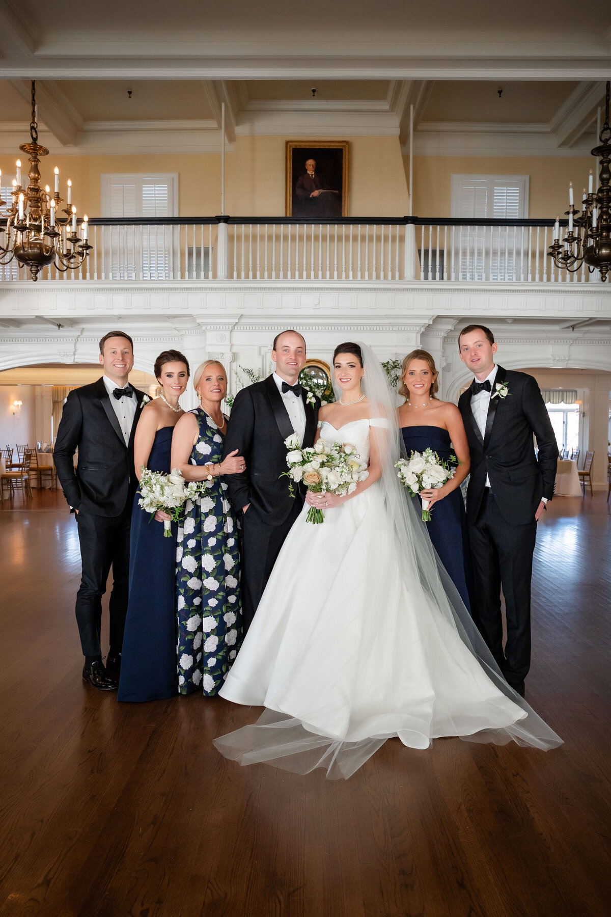 wedding family photo inside of pittsburgh golf club