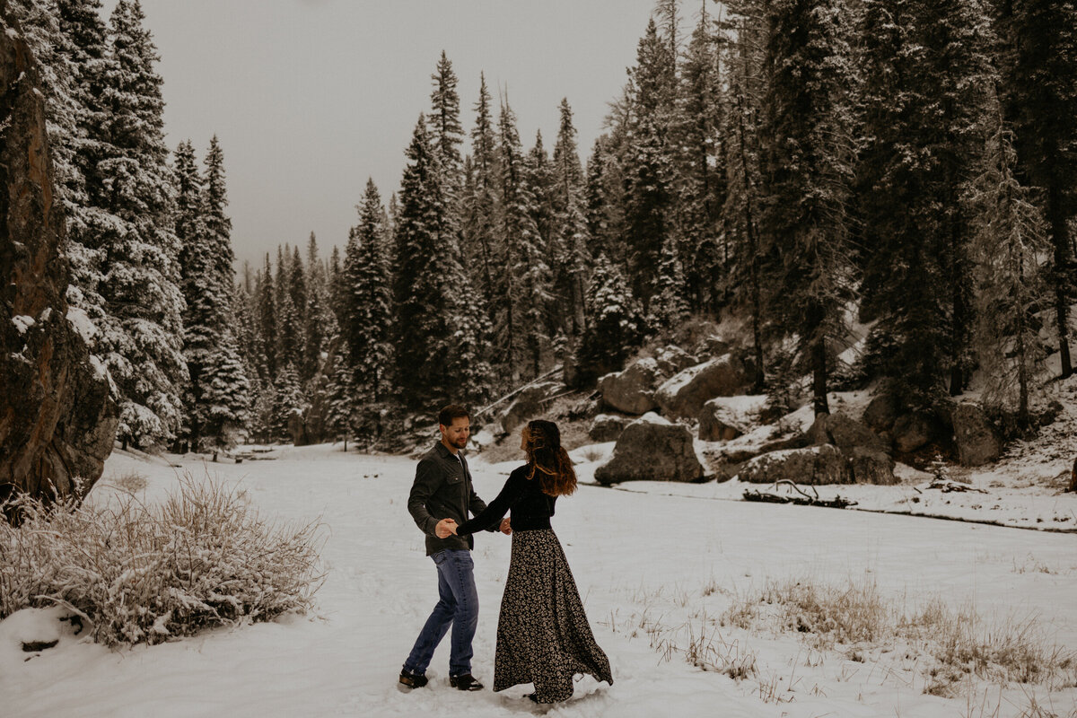 snowy-jemez-springs-photo-shoot-new-mexico-23