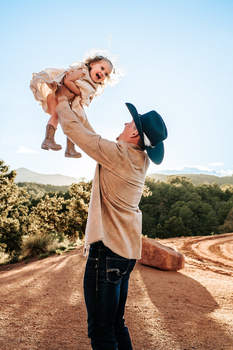 Garden-of-the-gods-family-photographer-36