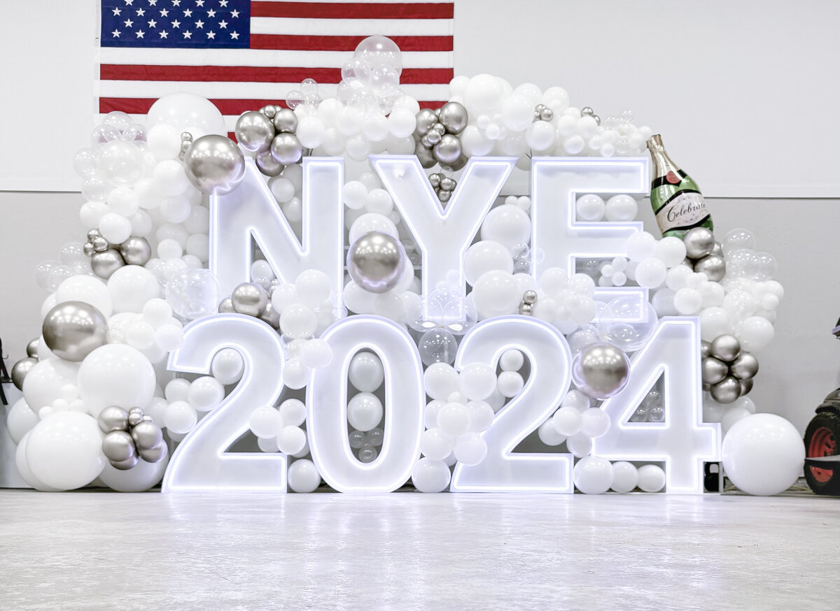 NYE balloon decor set up