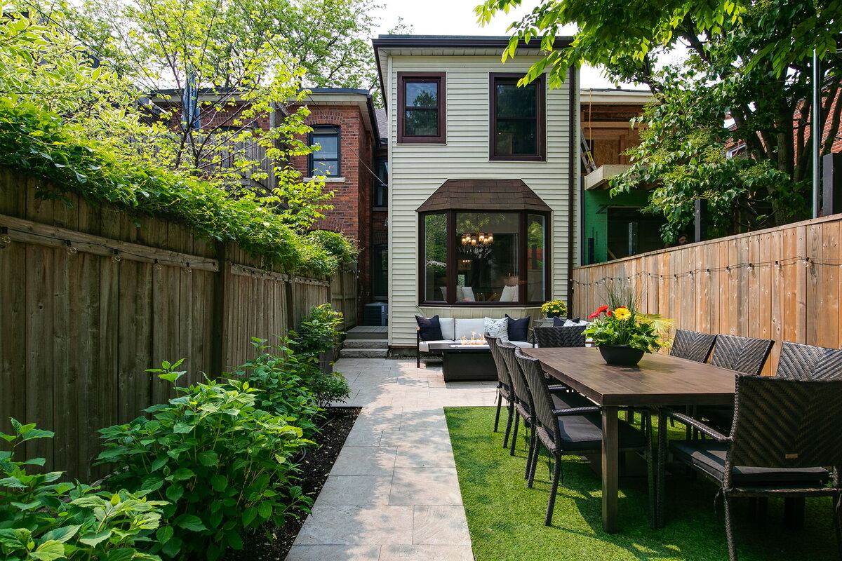 64-web-or-mls-74_007_Backyard