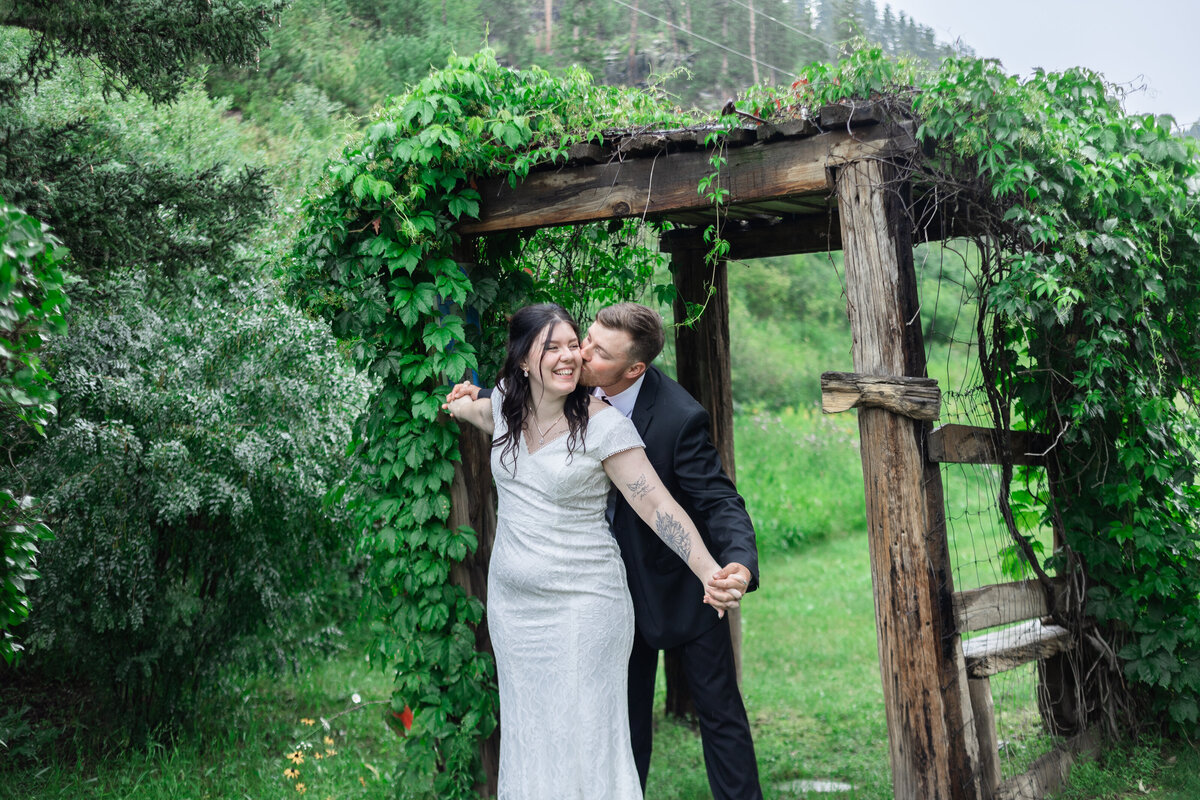 mystic-blackhillsweddingphotographer-wanderingwildemedia-elopementphotographer-adventureelopement-blackhillsbride-109