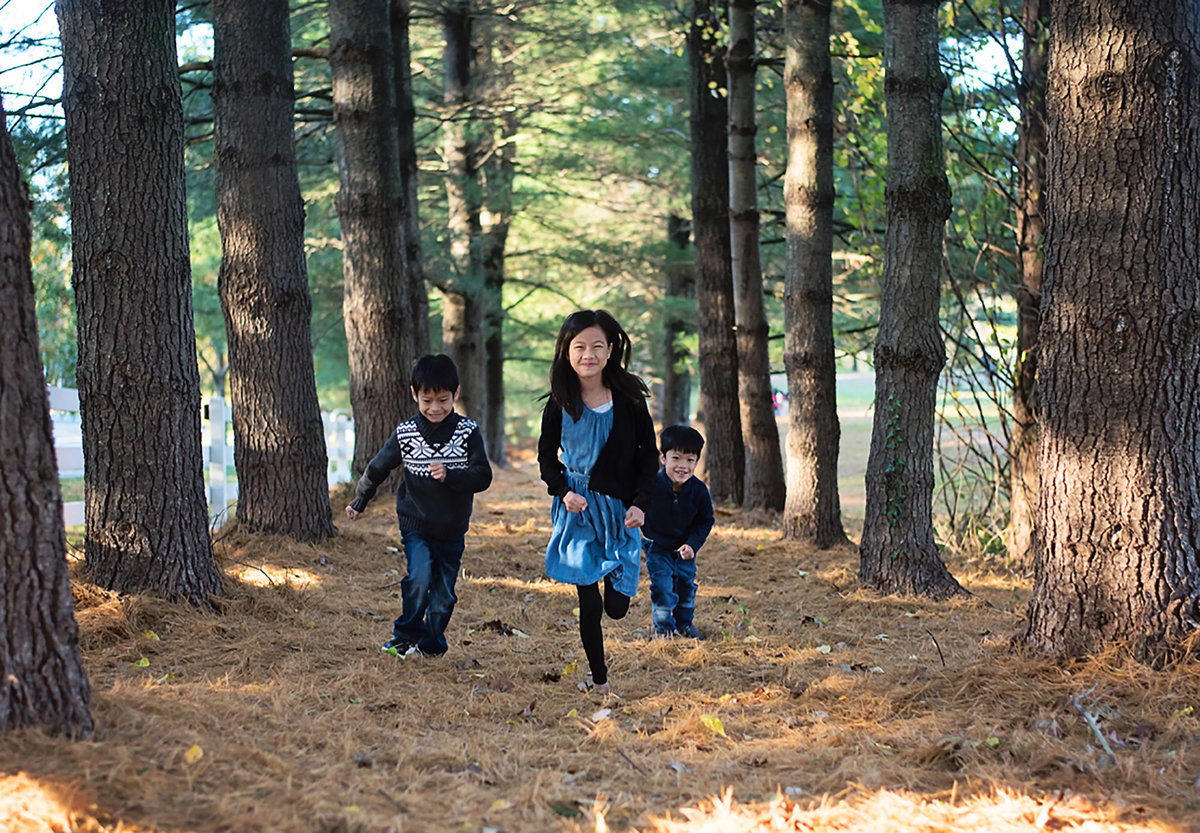 Fun outdoor family portraits at Avenel Local Park in Potomac by Sarah Alice Photography 2