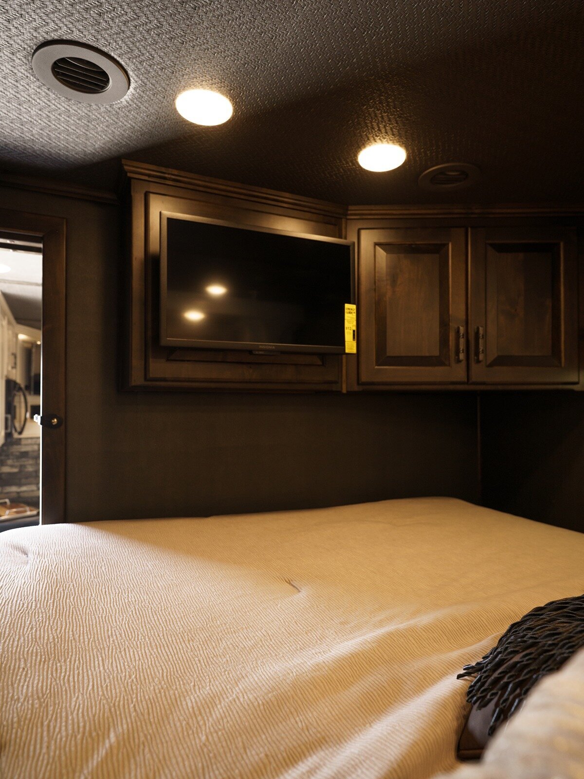 bloomer-trailer-interior-missouri-14