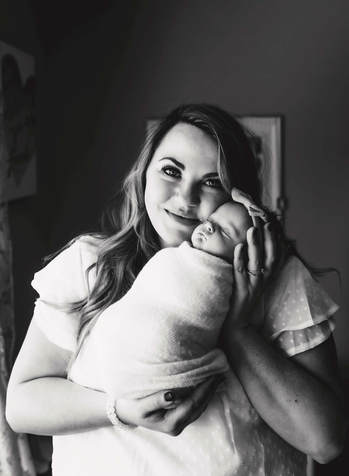 in-home-newborn-session-black-and-white