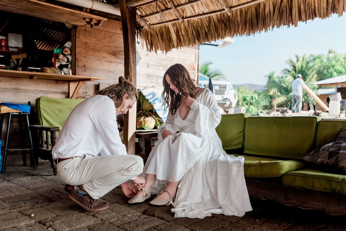 Photographer-for-Puerto-Escondido-Oaxaca-Mexico-Adventure-Luxe-Beach-Elopement-Wedding-Experience-Soul-and-Sky-Weddings-8