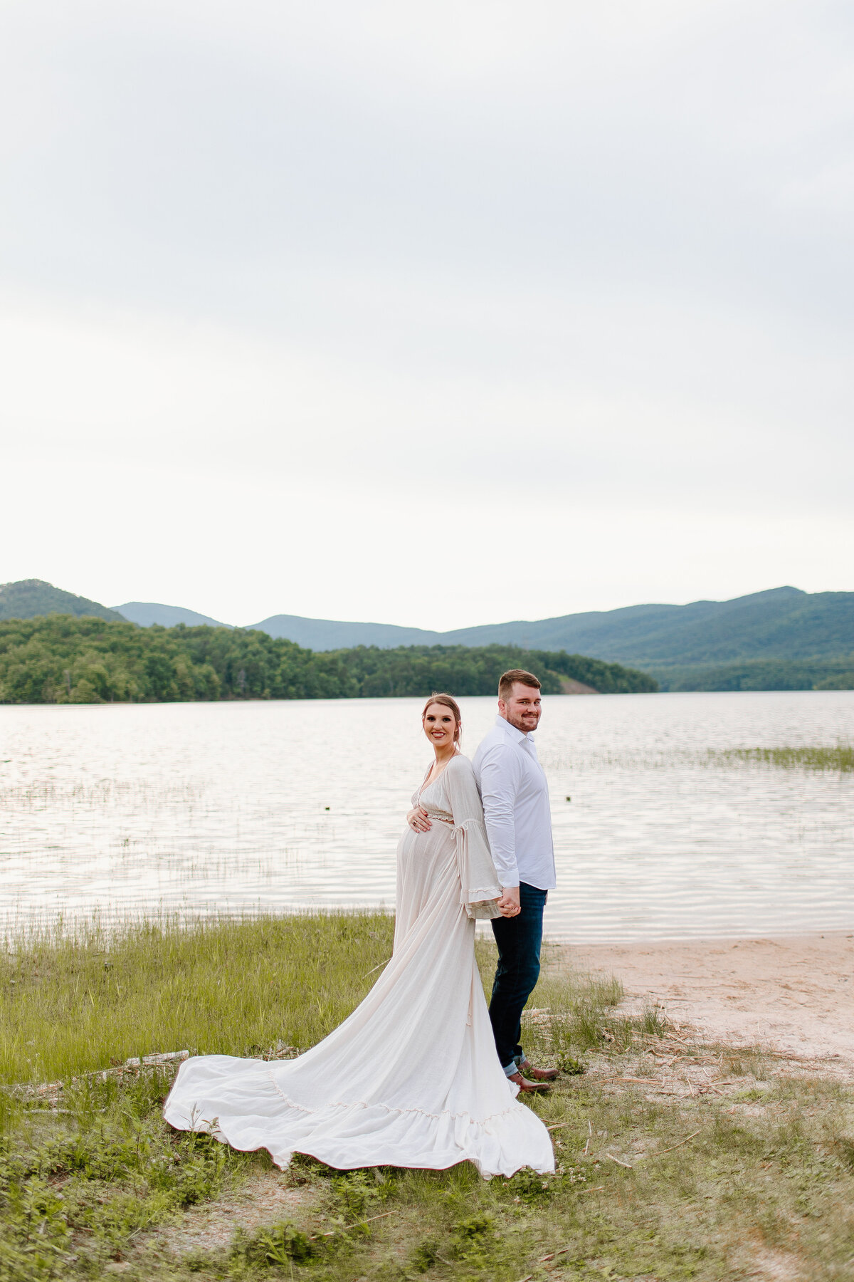 Documentary-Maternity-Session-at-Carvins-Cove-RJ-58