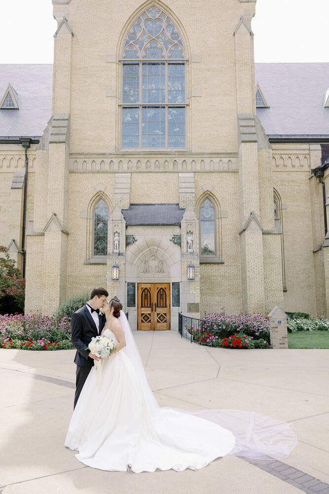 Notre-Dame-Smith-Ballroom-Summer-Wedding36