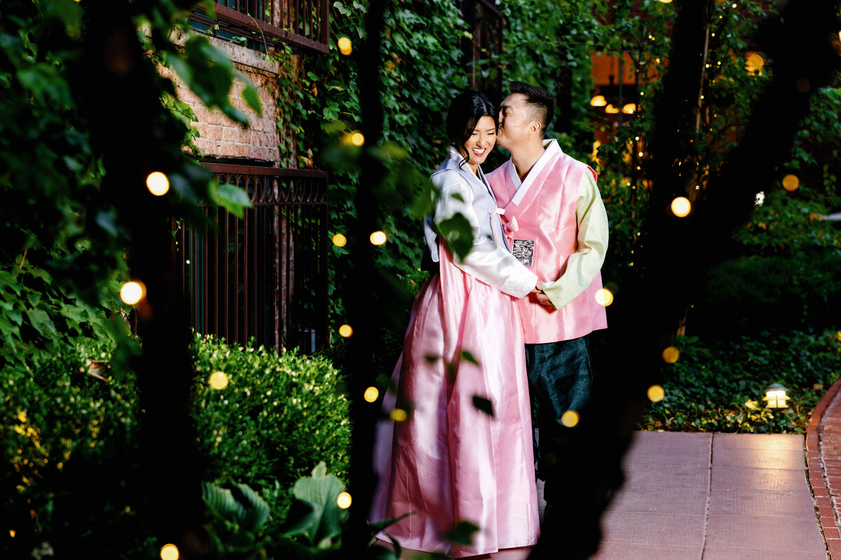 Aspen-Avenue-Chicago-Wedding-Photographer-Ivy-Room-Korean-Elegant-Modern-Romantic-Timeless-Jenny-Yoo-Elegant-Event-Lighting-City-True-To-Color-Vibrant-FAV-105