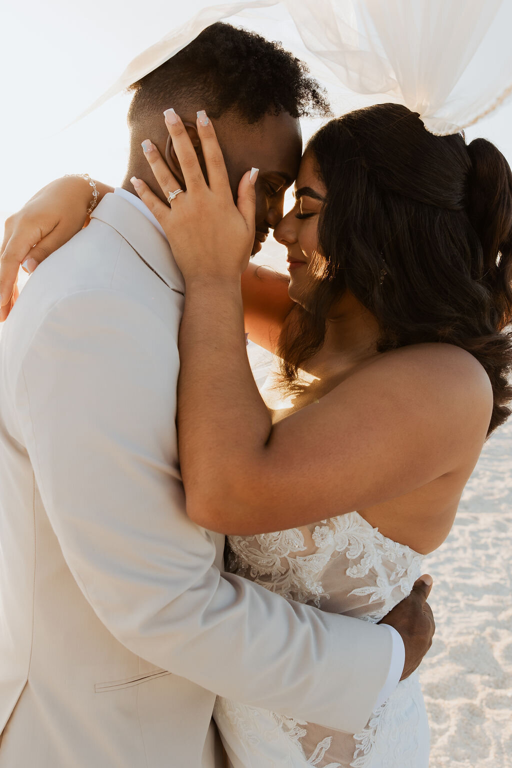 ariel-amir-photo-florida-beach-elopement-pass-a-grille-beach-chantilly-chic-celebrations-10