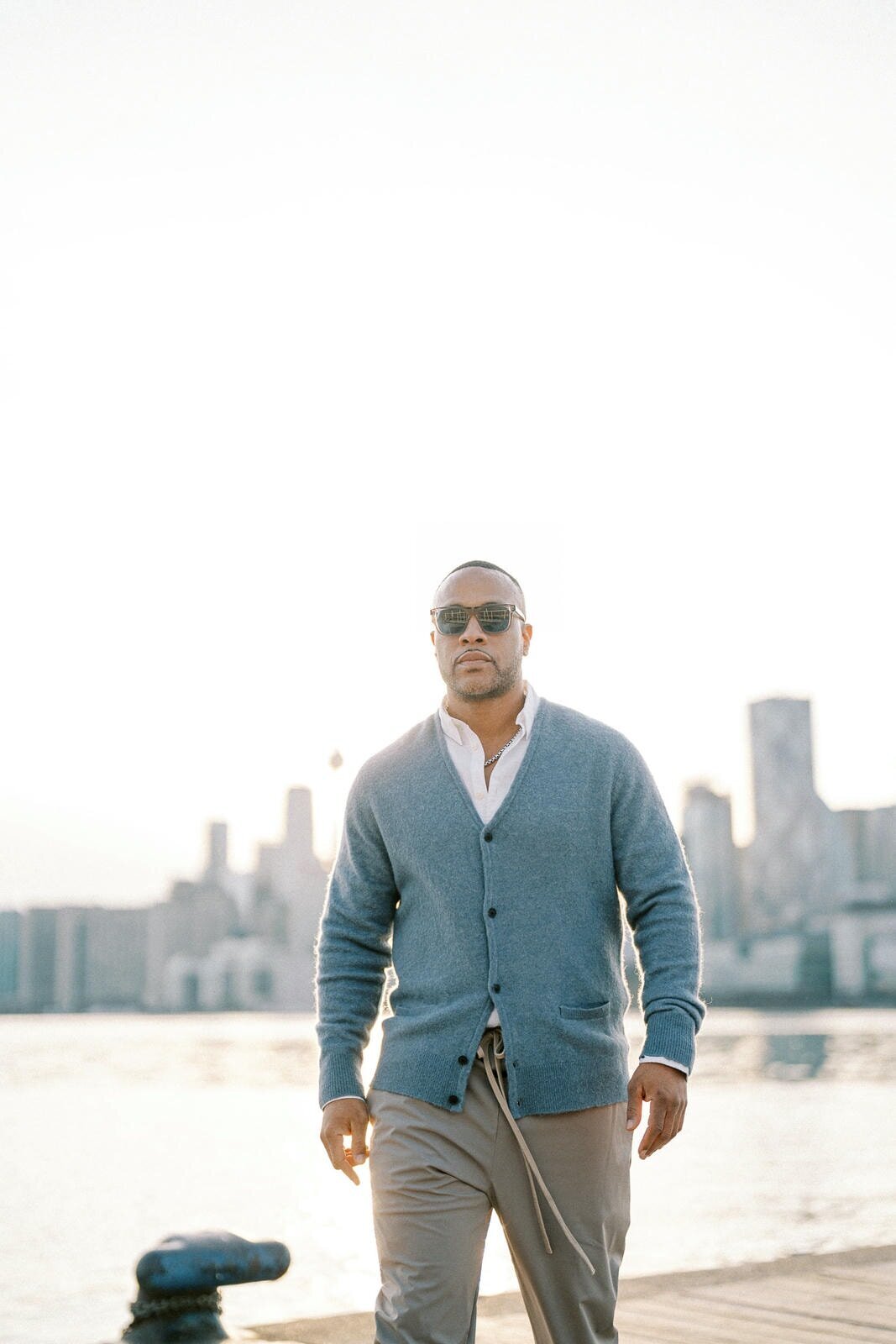 E11-Engagement-photo-shoot-in-Downtown-Toronto-Maria-and-DeVon-2025-04-14-2500px-1072