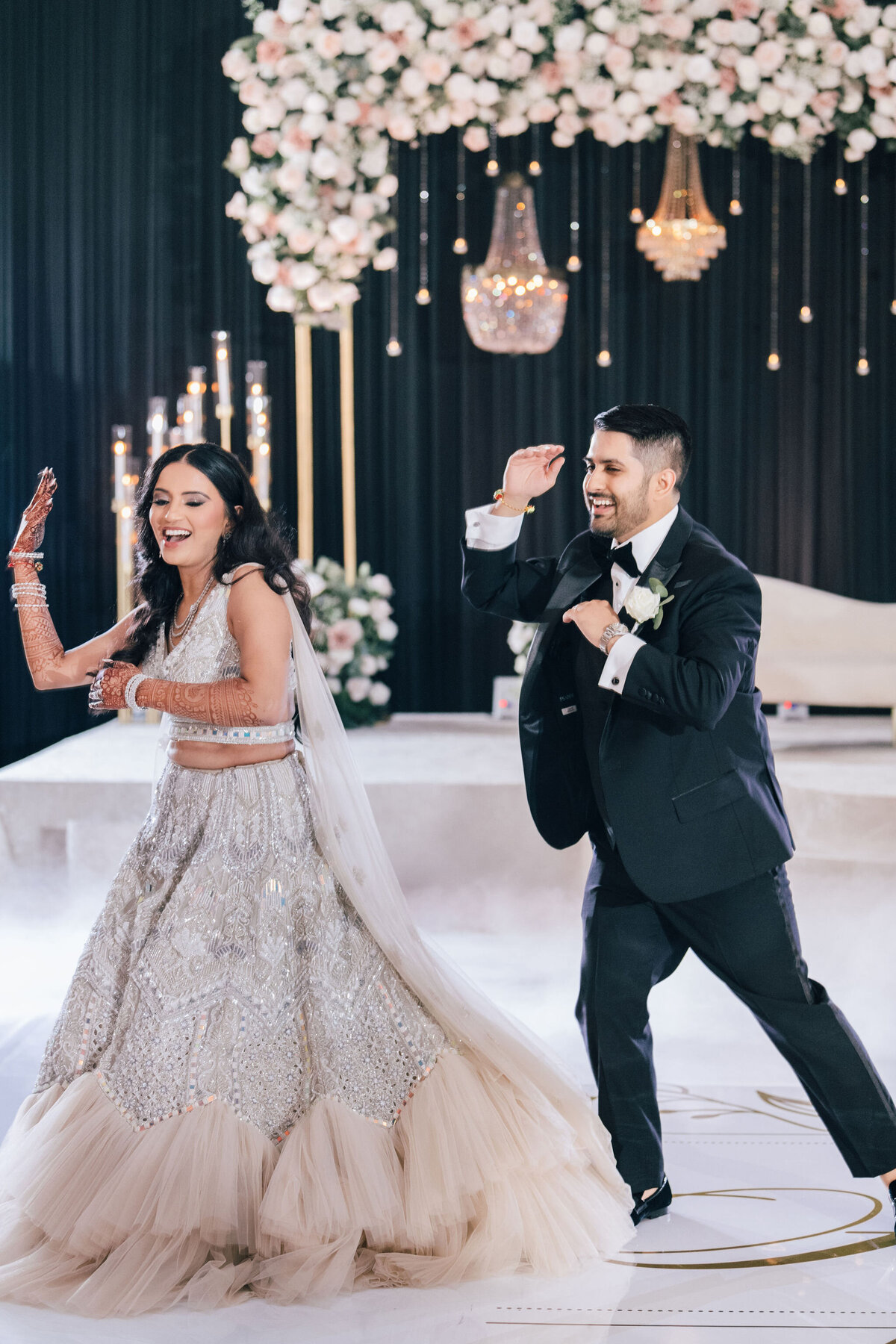Chicago-wedding-photographers-Maha-Studios-Nirali-Aspin-Reception-376